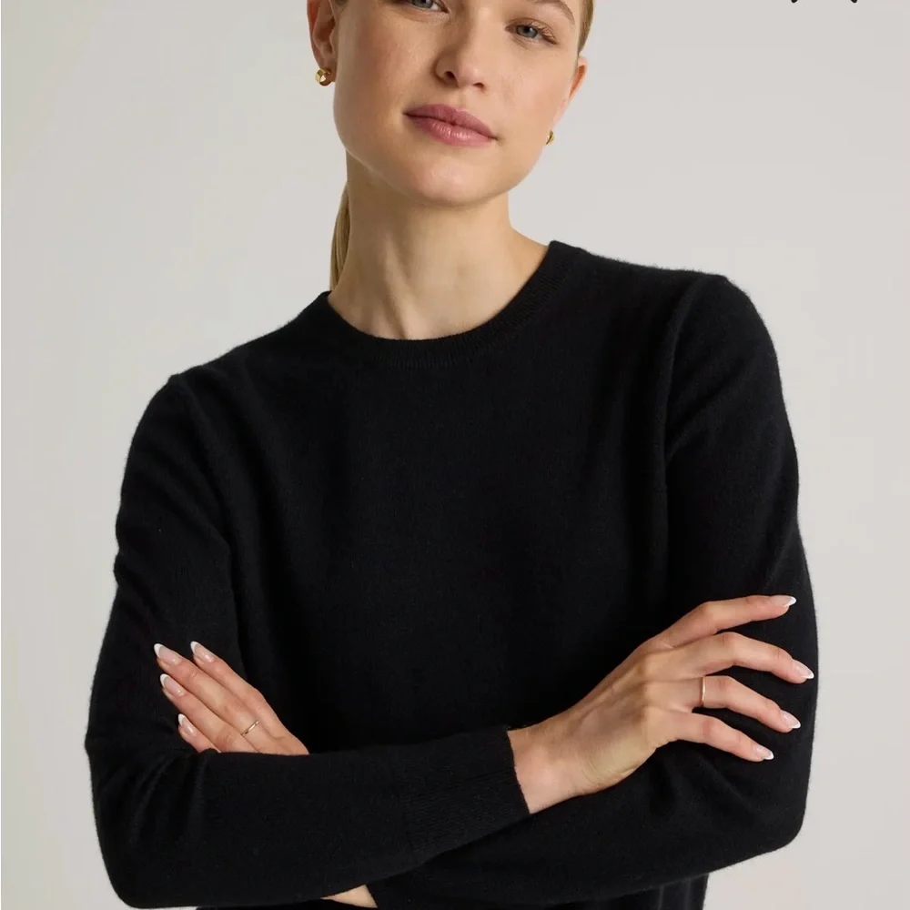 Quince Mongolian Cashmere Women's Black Crew Neck Sweater - Picture 2 of 5